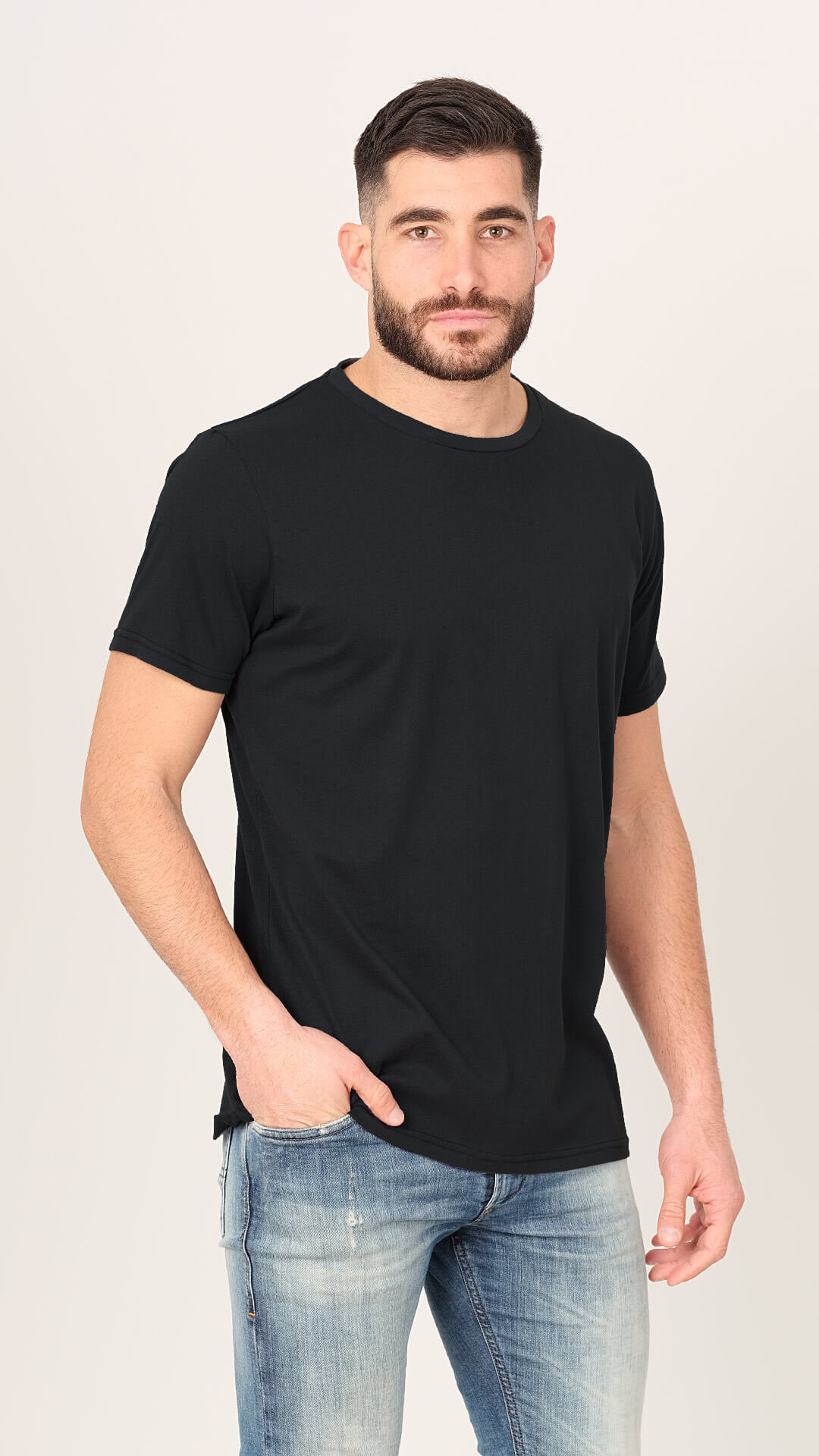 Men's basic cotton t-shirt in black - front view