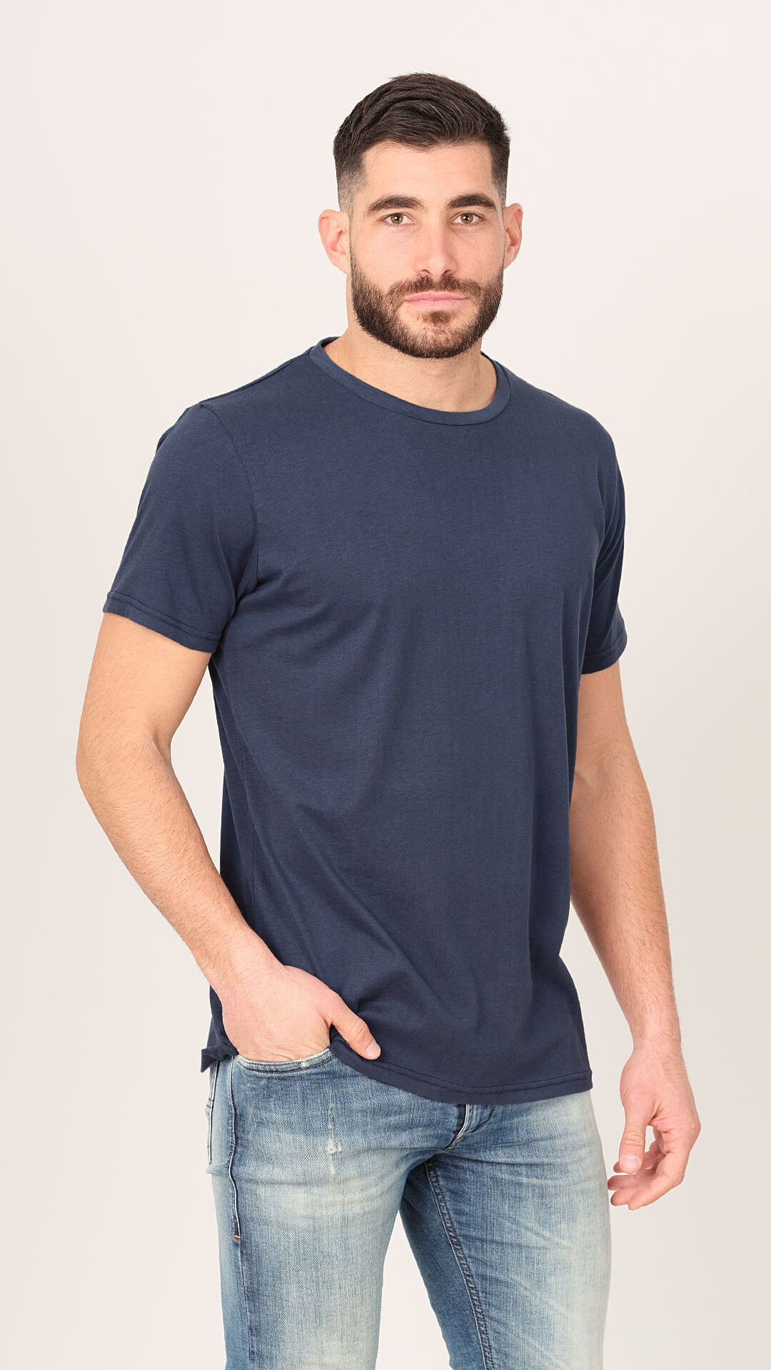 Men's basic cotton t-shirt in dark blue - front view