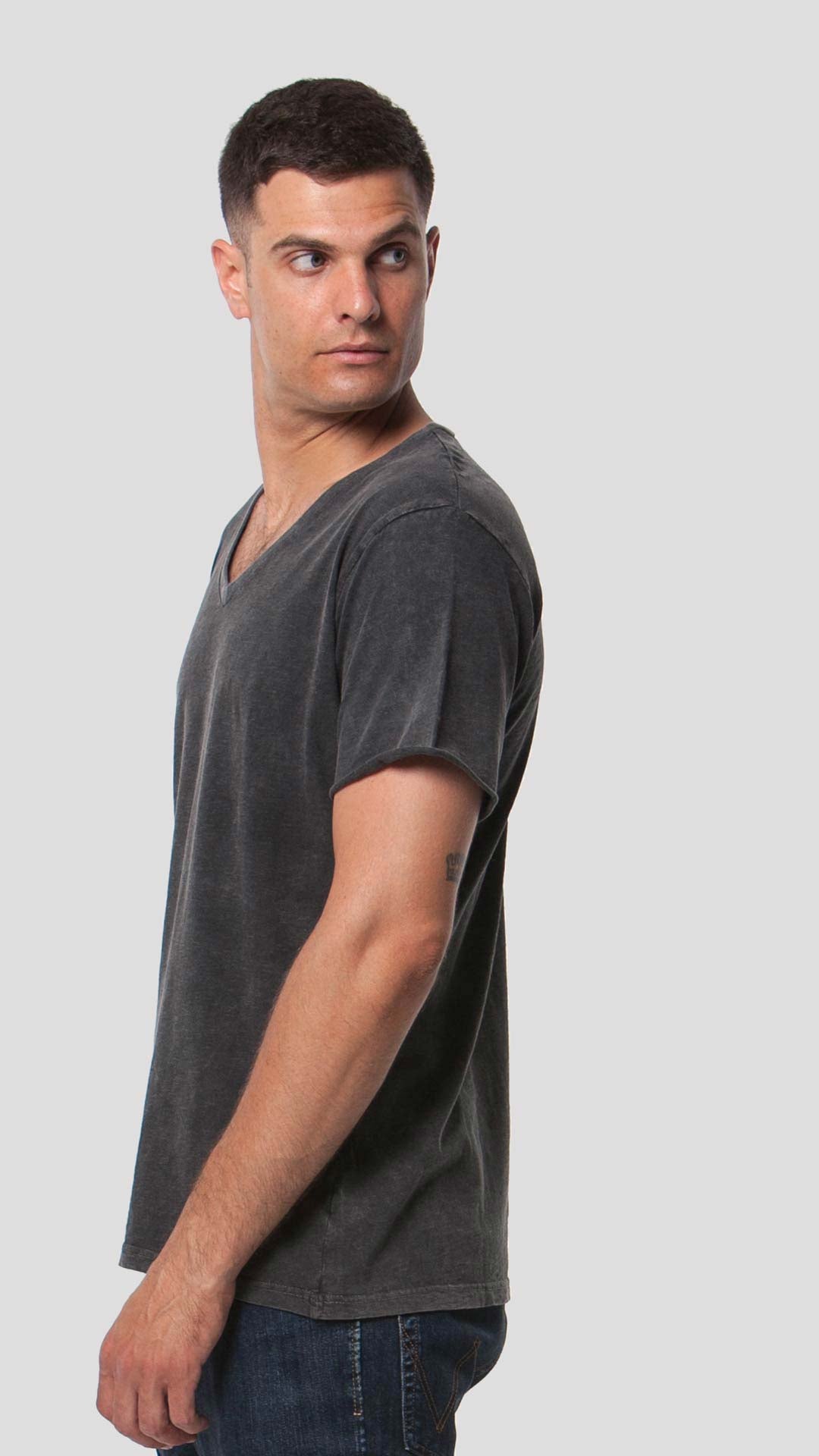 V-Neck T-Shirt in Dark Grey, Side View