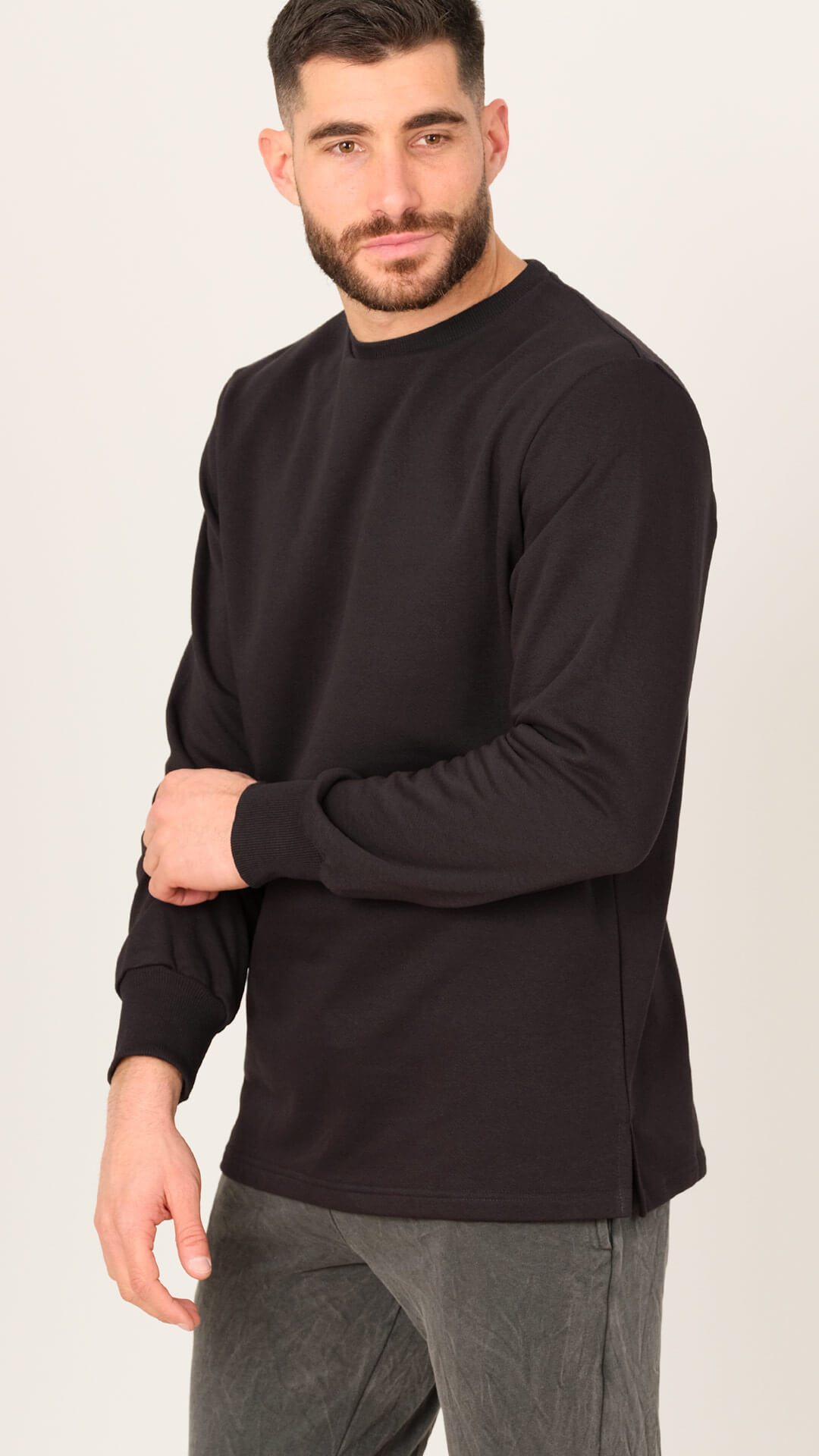 Mitchell Sweatshirt with Side Split, Side View