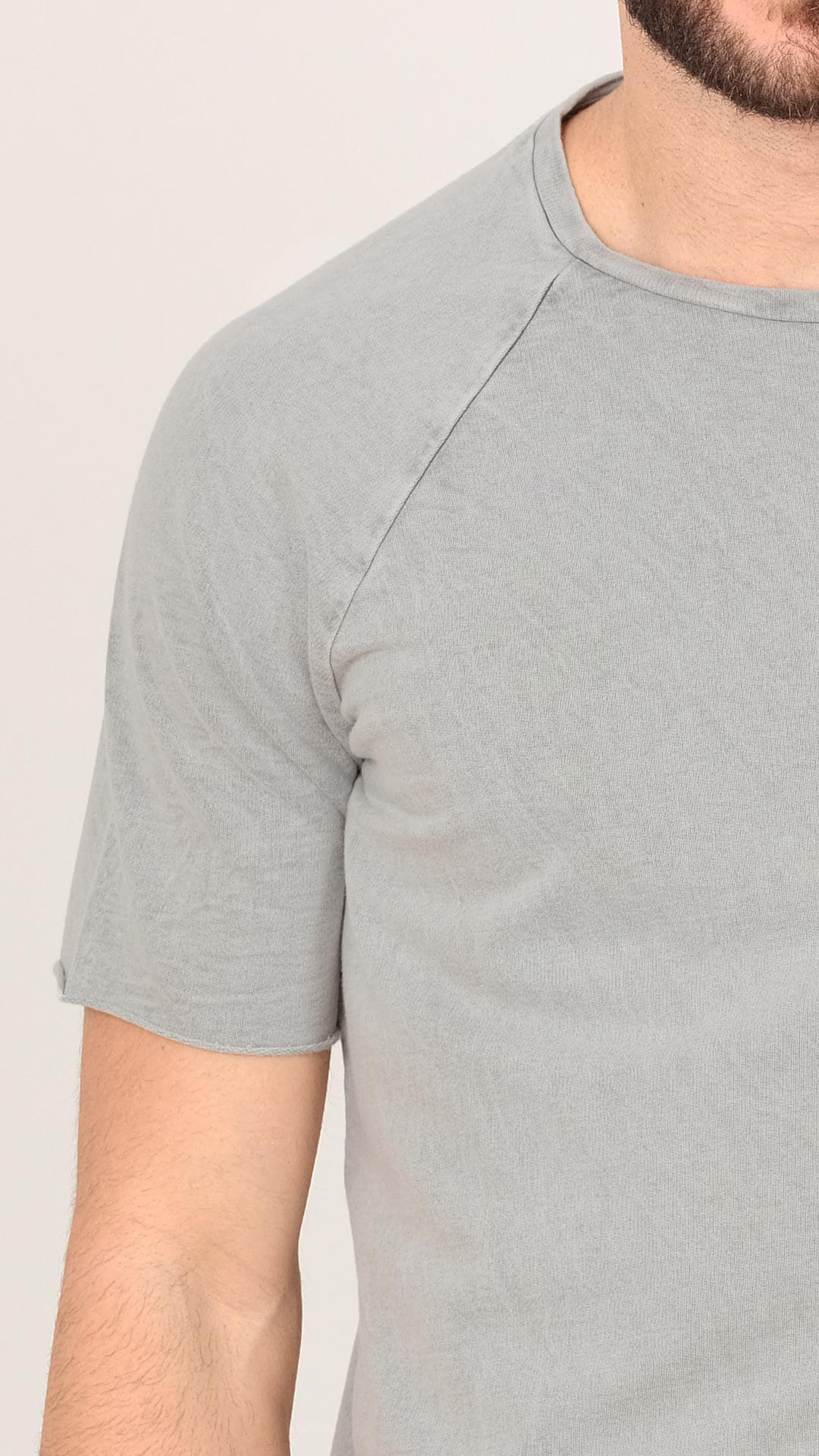 Men's Raglan T-Shirt in Light Grey, Front View Detail.